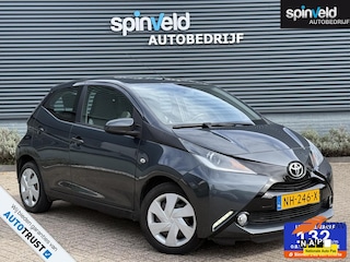 Toyota Aygo 1.0 VVT-i x-play BJ`17 NAP NL Airco Camera 5drs LED