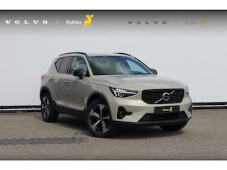 Volvo XC40 B3 177PK Automaat Plus Dark Google infotainment / Draadloos telefoon opladen / Elektrisch bedienbare bestuurdersstoel met geheugen / Adaptieve Cruise Control / Parkeersensoren voor en achter met 360 graden camera
