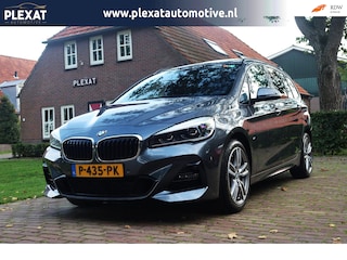 BMW 2-serie Tourer 220i 7p. High Executive Aut. | M-Pakket | Facelift | HUD | Sportstoelen | Dealeronderhouden | NAP | LED |