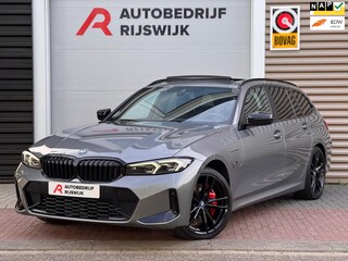 BMW 3-serie Touring 330e Pano/Camera/Sfeer/Leer