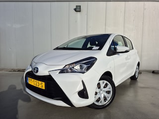Toyota Yaris 1.5 VVT-i Aspiration \| Parkeerhulp camera