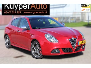 Alfa Romeo Giulietta 1.4 T Distinctive automaat half leder pano navi clima