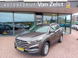 Hyundai Tucson 1.6 GDi Comfort, Airco, Carplay/Android auto, Cruise control, Navigatie, Stoelverwarming, Camera, Parkeersensoren, Dimlicht automatisch, Elektrische ramen en spiegels, Centrale vergrendeling met AB, Nette auto, Dealer onderhouden, BOVAG