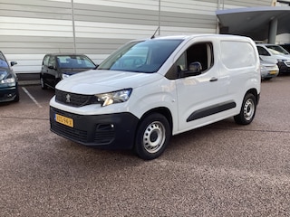 Peugeot Partner 136 L1 50 kWh | 3 Zits | 5,9% Rente | Navi | | 2 zitplaatsen rechtsvoor | Airco | Alarm klasse 1(startblokkering)