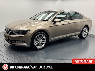 Volkswagen Passat 2.0 TSi Highline Automaat-Navigatie-Cr.contr-Carplay-Clima-Camera-Lm18''velgen-Parkeersensoren