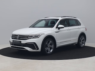 Volkswagen Tiguan 1.4 TSI eHybrid R-Line Business+ | PANO | CAMERA | ADAPTIVE | KEYLESS | STOEL- EN STUURVERW.
