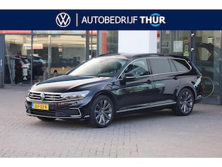 Volkswagen Passat Variant 1.4 TSI PHEV GTE Business DCC adaptief onderstel area view rondom zicht camera vol lederen bekleding elektrisch verstelbaar met memo functie IQ drive easy open met elektrische klep en keyless acces en go zwarte dakhemel klasse III alarm LED Matrix side assist privacy glas park assist ambiente verlichting PLUS Leder Nappa standkachel met afstandbediening werkt ook zonder stroom