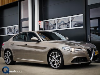 Alfa Romeo Giulia 2.0T Super BTW Auto | DNA | LANE ASSIST | 19" LM VELGEN | NAP