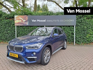 BMW X1 sDrive20i Orange Edition III | PANO-SCHUIFDAK | HEAD-UP | LEER | CAMERA | STOELVERWARMING | SPORTSTOELEN