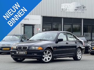 BMW 318i Executive 1ste EIGENAAR/NL AUTO/LAGE KM STAND/UNIEK!