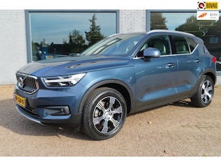 Volvo XC40 2.0 T4 Inscription | Wegklapbare trekhaak | Denim Blue + Beige leder | Stoelverwarming