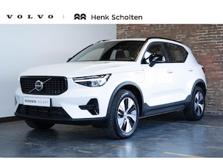Volvo XC40 T5 263PK Plug-in hybrid Plus Dark | Elektrische Bestuurdersstoel Met Geheugen | Park Assist Voor + Achter & Camera | Premium Audio By Harman/Kardon | Keyless Entry | Semi Elektr. Trekhaak | 18" Diamond Cut velgen | Cruise Control&Speed Limiter | 4Season banden |