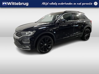 Volkswagen T-Roc 1.5 TSI R-Line / AUTOMAAT/ 2X R-LINE/ PANO/ CAMERA/ PARK. SENSOREN/ STOELVERWARM./ DODE HOEK/ LED/ DIGITAL DASHBOARD/ ELEK. ACHTERKLEP/ ADAPT. CRUISE/ APP CONNECT/ NAVI/ CLIMA/ DAB