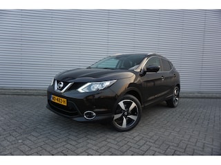 Nissan Qashqai 1.2 N-Connecta Airco / Navi / Camera / Glazen dak / Parkeers. / Trekhaak / NAP
