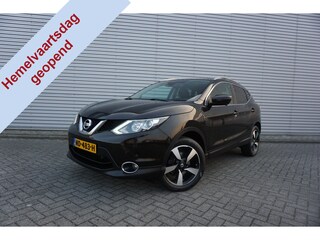 Nissan Qashqai 1.2 N-Connecta Airco / Navi / Camera / Glazen dak / Parkeers. / Trekhaak / NAP