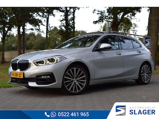 BMW 118i High Executive Edition - Pano|Trekhaak|Camera|Leer|Carplay