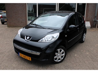 Peugeot 107 1.0 Airco, Parkeersensoren, Radio, Elektrische ramen, Centrale deurvergrendeling, Verstelbaar stuurwiel