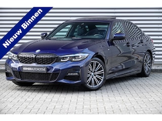 BMW 318i Business Edition M-Sport | Schuifdak | Camera | Carplay | Sfeer |