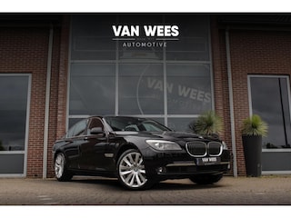 BMW 750i F01 xDrive High Executive | 408 pk | Head-up | Camera | Softclose | 20 inch | Dakraam | Trekhaak | Xenon | Leer | Navi | PDC | Soft-close | Memory | Origineel | ➡️