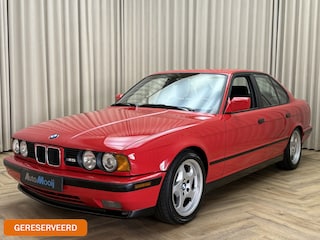 BMW 5-serie E34 3.6 - 5-Speed Manual / Brillantrot / 315 PK / 1991 / 17" Throwing Stars / Schuifdak / Leder