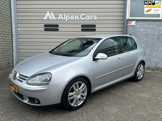 Volkswagen Golf 1.6 FSI Sportline Eerste eigenaar / AC / Cruise controle / NAP / APK 10-2026
