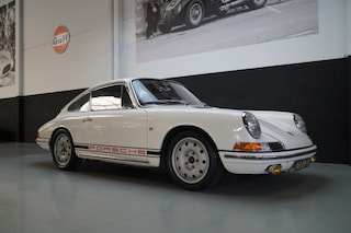 Porsche 911 Restomod â in the Spirit of R-Gruppe (1965)
