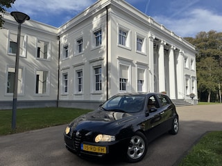 Alfa Romeo 147 1.6 T.Spark (2X !), 5 DRS LUSSO! MOOI BEIGE LEDER