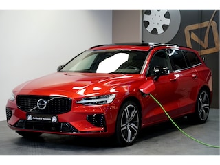 Volvo V60 2.0 T8 AWD Long Range 335kW/455pk Aut8 Plug-in hybrid Plus Dark PANORAMADAK + PILOT ASSIST + EL.TREKHAAK + STOEL-&STUURVERWARMING + MATRIX LED + ADAPT.CRUISE + KEYLESS + SPORTSTOELEN + CAMERA + PARKSENSOREN V&A + 19" LM-VELGEN!!