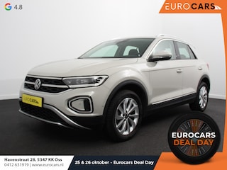Volkswagen T-Roc 1.5 TSI 150pk DSG Style Edition Navigatie Apple Carplay/Android Auto Camera Parkeersensoren Adaptive Cruise Control Dodehoek Assistent Elektrische achterklep Stoel- en stuurverwarming Full Led Climate Control Lichtmetalen velgen