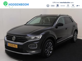 Volkswagen T-Roc 1.5 TSI Sport | Achteruitrijcamera | Adaptieve cruise control | CarPlay | Parkeersensoren | Lane assist | Digital cockpit | Navigatie |