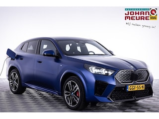 BMW iX2 eDrive20 67 kWh M-Sport | Head-Up | harman/kardon **Dinsdag 30 SEPT. GESLOTEN IVM TEAMBUILDING-DAG**