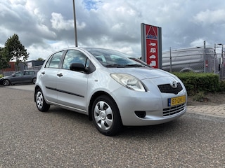 Toyota Yaris 1.3 VVTi Sol | Parkeersensoren achter | Airco | Trekhaak | Elektrische ramen voor | Goed onderhouden