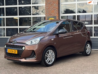 Hyundai i10 1.2 Yes 4 cilinder, carplay, stoel/stuurverw, cruise, airco/clima, PDC