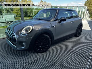 Mini Cooper 1.5 First Born Edition 1e eigenaar, Lederen bekleding, Sport stoelen, Cruise Control, Climate Control, dealeronderhouden.