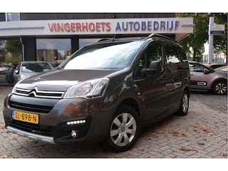Citroën Berlingo 110 Pk Benzine * Luxe * Hoge Zit * 5 Persoons * * Navigatie * Achteruitrij Parkeer Camera * Climate & Cruise Control * Trekhaak * 3 stoelen op 2e zitrij * Vingerhoets; Vierde generatie Eersteklas Service *