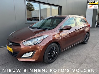 Hyundai i30 Wagon 1.4 / Airco / Multimediasysteem / Parkeersensoren achter!