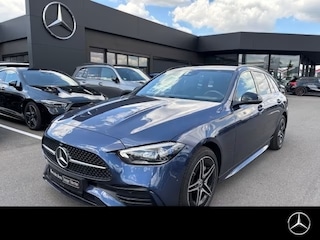 Mercedes-Benz C-klasse Estate 300e AMG ** LED, MBUX+, PANO, TREKH, WINTER-, MEMORY-, KEYLESS-PACK ** 1e EIG - UNFALLFREI ** ** INFORMEER OOK NAAR ONZE AANTREKKELIJKE FINANCIAL-LEASE TARIEVEN **