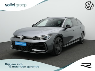 Volkswagen Passat Variant 1.5 eHybrid 272 pk DSG R-Line Edition | Trekhaak | IQ Light | Adaptive Cruise | Park Assist | ErgoActive voorstoelen | Black Style Pakket | 19 inch