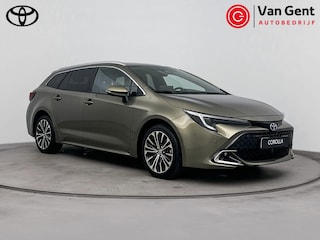 Toyota Corolla Touring Sports Hybrid 140 Dynamic | Parkeersensoren | Stoelverwarming | Stuurwiel verwarmbaar | Navigatie | Elektrisch bedienbare achterklep | Apple Carplay / Android Auto