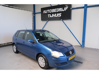 Volkswagen Polo 1.4-16V Comfortline > Lees advertentie <