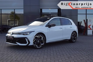Volkswagen Golf R-line 1.5 eTSI 150pk DSG facelift Black style/Panodak /Camera /IQ Matrix LED /Head-up