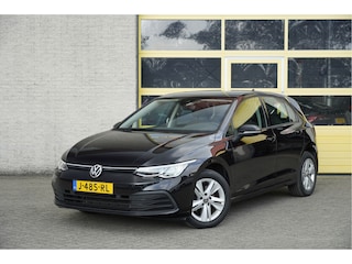 Volkswagen Golf 1.5 TSI 131PK! Life BJ2020 Lmv 16" | Led | Pdc | Navi | Trekhaak | App-Connect | Dashboard verlichting | Virtual cockpit | Climate control | Cruise control | Getint glas
