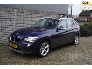 BMW X1 SDrive20i Chrome Line Autom Leder Xenon Navi Cruise Clima PDC LMV Trekhaak NL Auto.