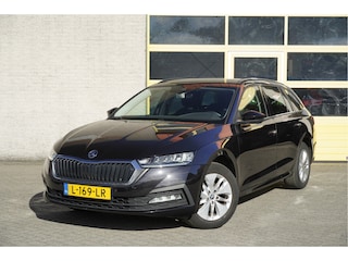 Skoda Octavia Combi 1.0 TSI Business Edition BJ2021 Lmv 16" | Led V+A | Pdc | Navi | Dynamische knipperlichten | Elek. achterklep | App-Connect | Dashboard verlichting | Virtual cockpit | Climate control | Cruise control | Extra getint glas