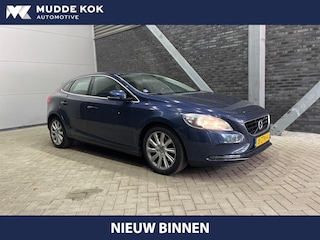 Volvo V40 T3 Momentum | Trekhaak | Cruise Control | 17 Inch | Navigatie
