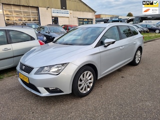 Seat Leon ST 1.6 TDI Style Automaat! Navi! Bj:2015 NAP!