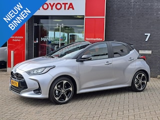Toyota Yaris 1.5 Hybrid 130 Executive PANORAMADAK HEAD UP BLIND SPOT STUUR EN STOELVERWARMING