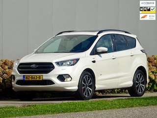 Ford Kuga 1.5 /// ST Line 182Pk AWD / PANO / Trekhaak!