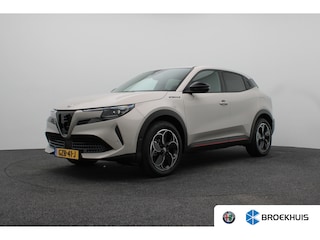 Alfa Romeo Junior Elettrica Speciale 54 kWh | Achterbank in delen neerklapbaar | Achteruitrijcamera | Airco (automatisch)