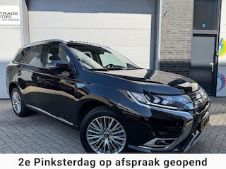 Mitsubishi Outlander 2.4 PHEV Intense+ [Open dak|Trekhaak|Stuur/Stoel VW|Carplay|Dealer OH]